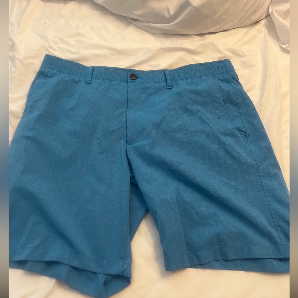 Size 42 Under Armour Golf Shorts